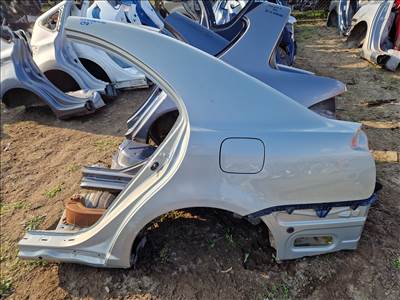 TOYOTA AVENSIS T25 bal hátsó sárvédő negyed 