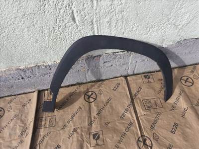 Toyota Corolla Cross (XG10) Jobb első Lökhárító Díszléc 7560116010