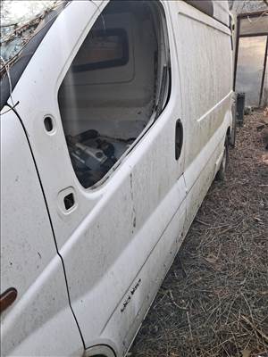 Renault Trafic magas karosszéria alkatrészek