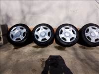  4x108 lyukosztású 14" használt felni, rajta 175/65 használt Semperit téli gumi gumi 