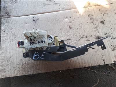 Ford Focus Mk1 bal első ajtó zárszerkezet XS41-A21813-CF xs41a21813cf