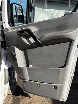 Mercedes Sprinter II W906 jobb első ajtókárpit 