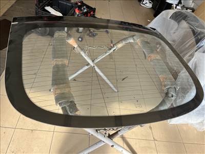 Tesla Model S szélvédő 