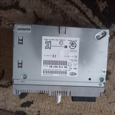 Peugeot 208 gyári rádió eladó.