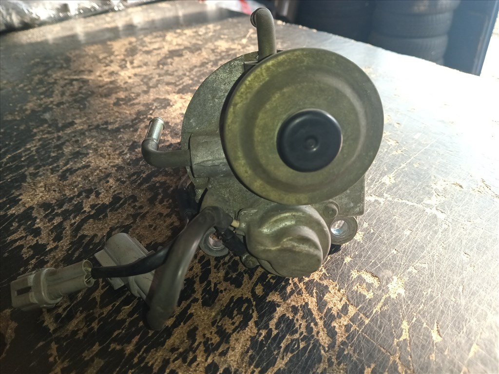 Mazda 5 (CR) 2.0 MZR-CD gázolajszűrő ház  2. kép