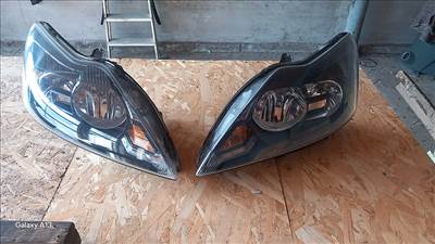 Ford Focus II MK2 2 Facelift Eladó gyári, bontott fekete hátlapos lámpa pár 