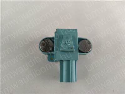 AUDI A1 (8X1, 8XK) Első középső ütközésérzékelő (homlokfalon) (4F0955557)