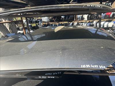 Volkswagen Passat B6 Motorháztető LA7T 