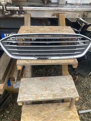 Ford Focus MK3,5 faceliftes hűtőrács(2015-18)