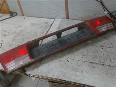 SUZUKI SWIFT 96-05 Hátsó lámpa közép