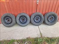  5x110 lyukosztású 15" újszerű (gyári felni) lemezfelni, rajta 195/65 használt nyári gumi 