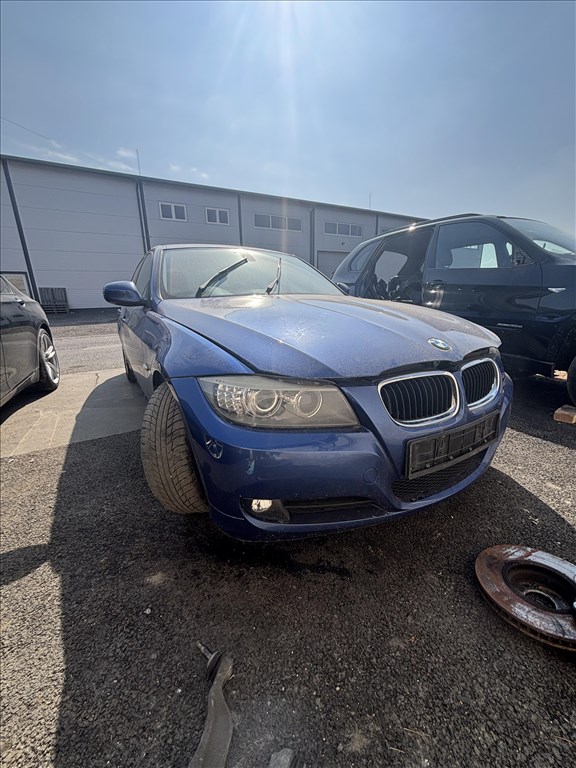 BMW 3-as sorozat (E90, E91, E92, E93) bontott alkatrészei 2. kép