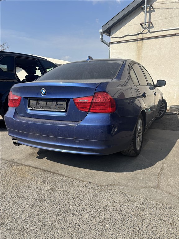 BMW 3-as sorozat (E90, E91, E92, E93) bontott alkatrészei 3. kép
