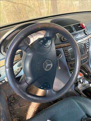 kormány Mercedes w211