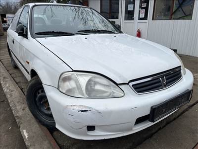 Honda Civic VI 1.4i bontott alkatrészei