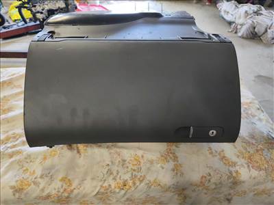 Seat Exeo kesztyűtartó 