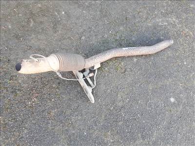 Volkswagen Passat B6 , 2.0 CRTDI, CBA, kipufogó leömlő rezonátor 