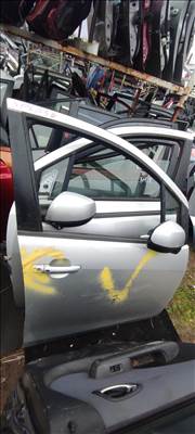 Suzuki Splash Jobb első ajtó 