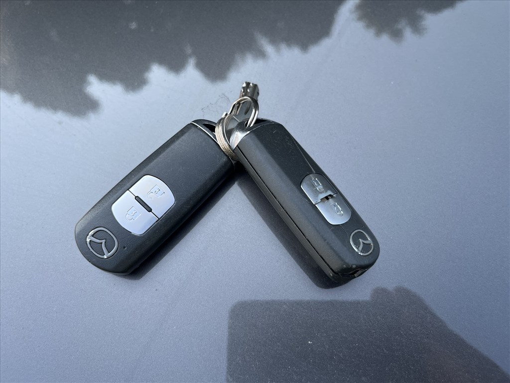 Eladó Mazda 9. kép