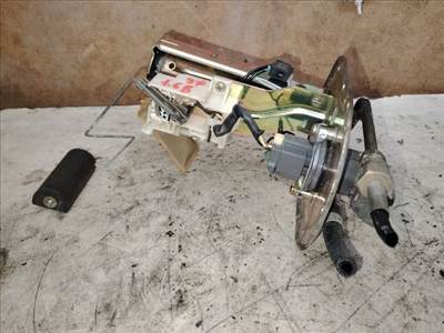 Toyota Carina E Üzemanyagszint Jeladó *152089* 77020050030