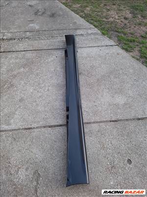 BMW 118d Jobb oldali küszöb borítás 