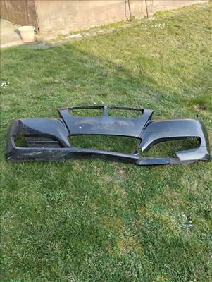 BMW E90 első lökhárító sérült