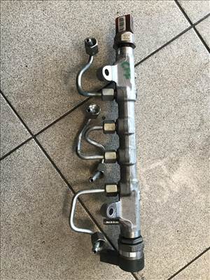 Volkswagen Passat B7 2.0CR CFFB 140le rail cső 03L089N/057130764B