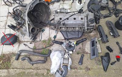 Nissan Micra K12 1,0 2004-es megmaradt bontott alkatrészek egyben