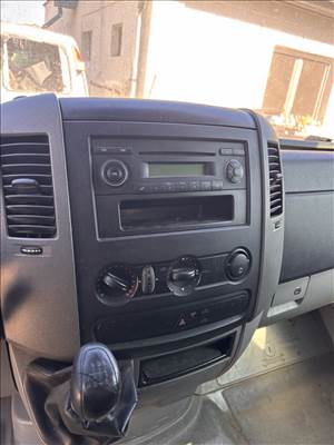 Mercedes Sprinter II W906 OM651-es Bontott Rádió eladó