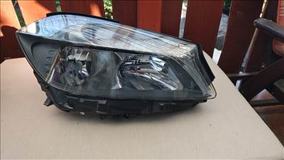 Mercedes A-osztály W176 jobb fényszóró  a1768203961