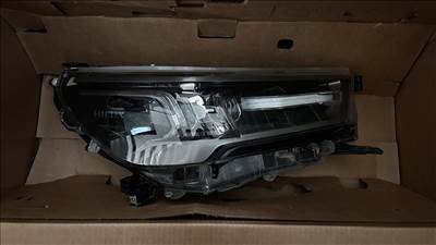 Toyota Hilux jobb fényszóró 81110yp431