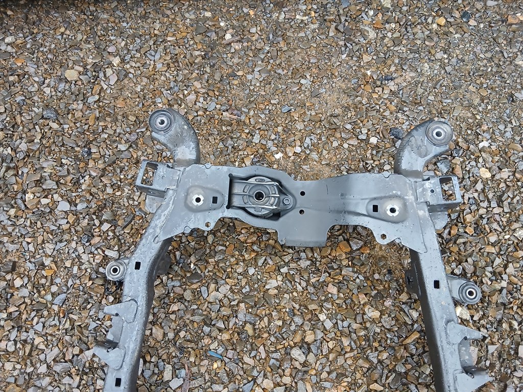 Opel Meriva B Bölcső 6. kép