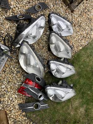 Mercedes B-osztály W245 fényszóró csak egyben 80-e forint.