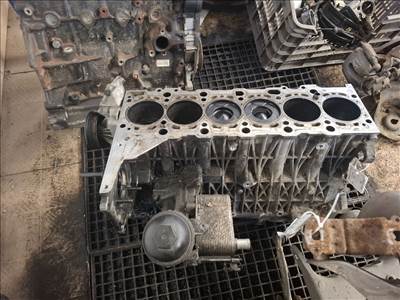 BMW X5 (E70) 30d - Fűzött blokk  306d3