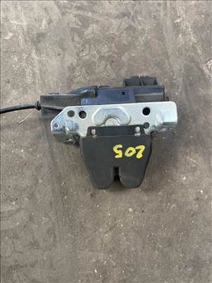 Mercedes C 220 d Csomagtérajtózár 