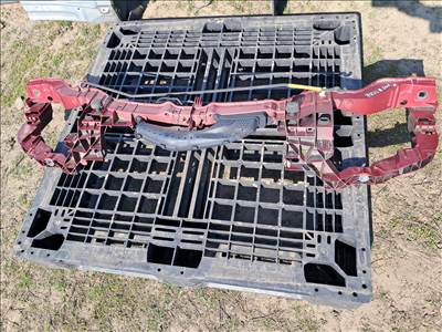 Ford Focus Mk3 homlokfal, zárhíd 