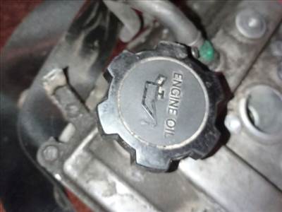 Toyota Yaris (XP10) Olajbeöntő Sapka *154876*