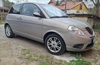 Eladó Lancia Ypsilon 1.2 8V (1242 cm³, 60 PS)