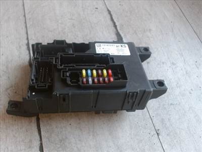 OPEL CORSA D 06-11 Biztosítéktábla BCM BSI BSM SAM GEM modul Utastér