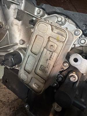 Mercedes E 200 d W213 W205 2.0Dízel Olajhűtő és olajszűrő ház egybe A6541800265 A6541800010