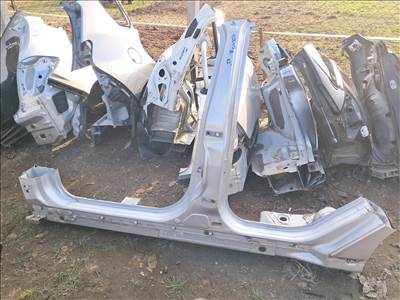 Ford Focus Mk3 Bal küszöb 