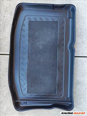 Csomagtér tálca autóba