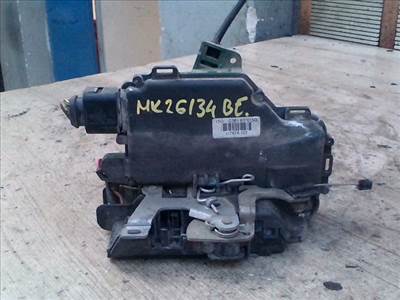 VOLKSWAGEN bora bal első ajtó zárszerkezet központi záras