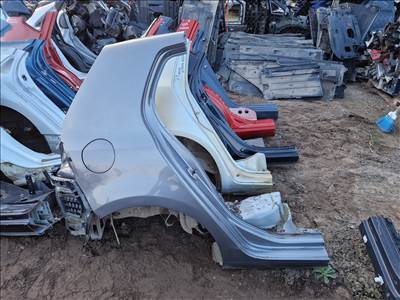 VOLKSWAGEN GOLF VI jobb hátsó sárvédő negyed 
