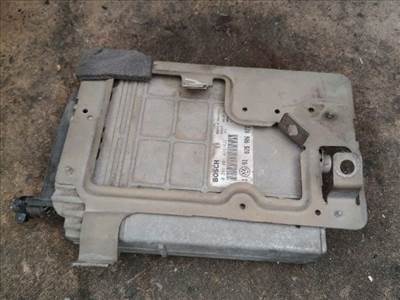 Audi A4 (B5 - 8D) Motorvezérlő *142392* 0281001421 028906021
