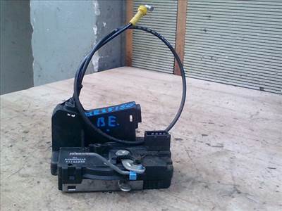 OPEL VIVARO 01-06 Bal első ajtó zárszerkezet központi záras