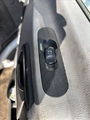 Mercedes Sprinter II W906 jobb első ablakemelő gomb 