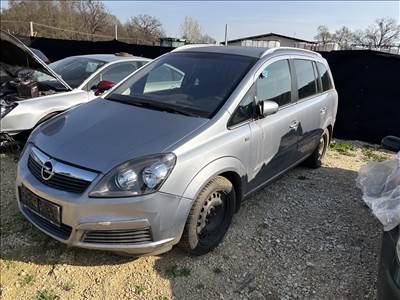 Opel Zafira B bontott alkatrészei