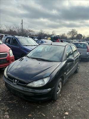 Peugeot 206 bontott alkatrészei