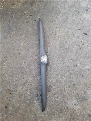 Peugeot 206 Csomagtérajtó díszléc